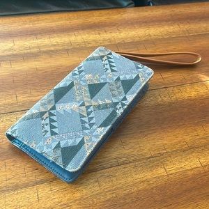 Geometric Wrist Wallet